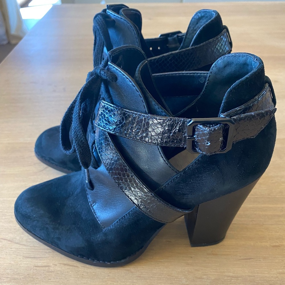 Gianni Bini booties. Color black. Size 7.